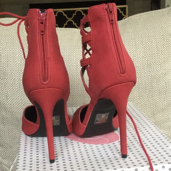 Heels - Picture 2 of 3